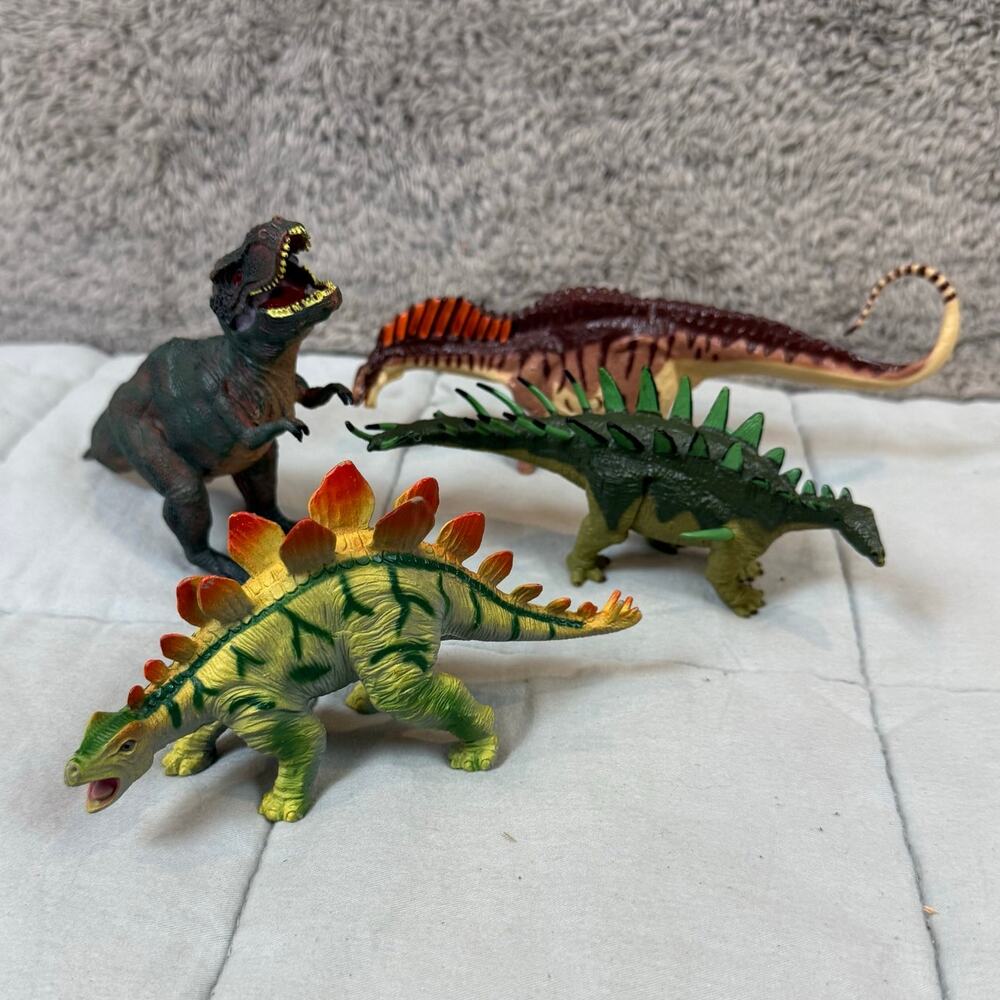 Lot 4 Dinsaur Toys Plastic Figures Stegosaurus T Rex Dacentrurus Amargasaurus